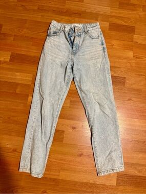 Zara Size 2 Light Wash Women's Straight Leg Jeans